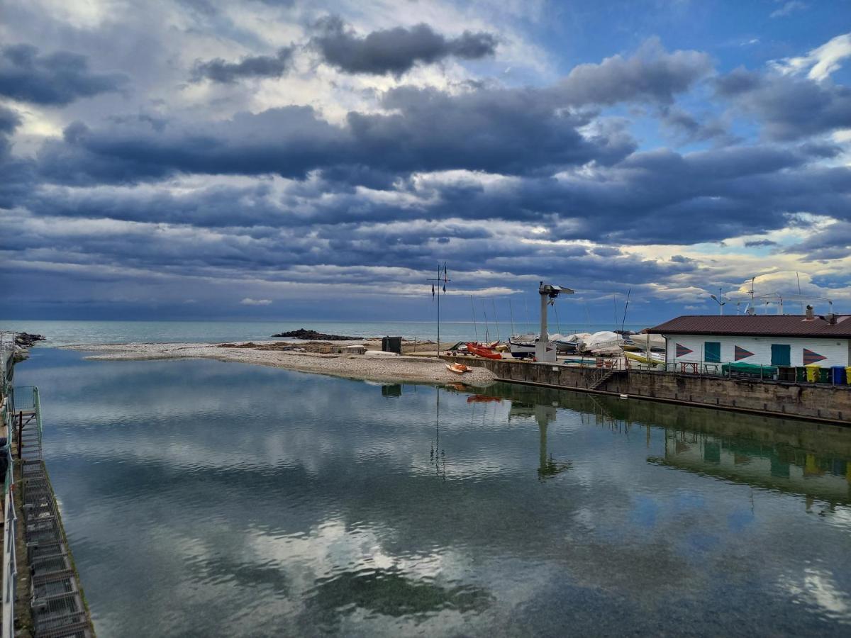 Bilocale Climatizzato A 850M Dalla Spiaggia Casa Katia Marina di Massa Exteriér fotografie